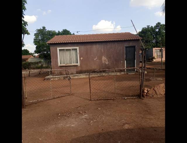 2 BEDROOM HOUSE FOR SALE IN SOSHANGUVE SOUTH